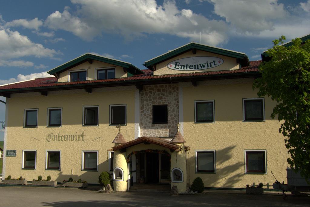 Landgasthof Entenwirt Tarsdorf Eksteriør billede
